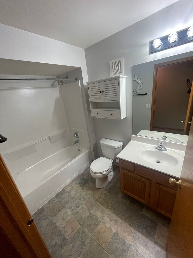 2424 Wilton Lane Unit: 2424