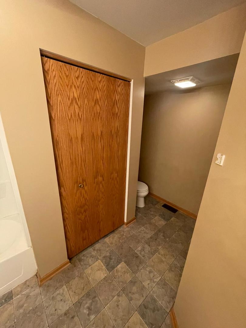 2424 Wilton Lane Unit: 2424