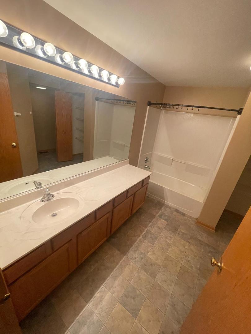 2424 Wilton Lane Unit: 2424