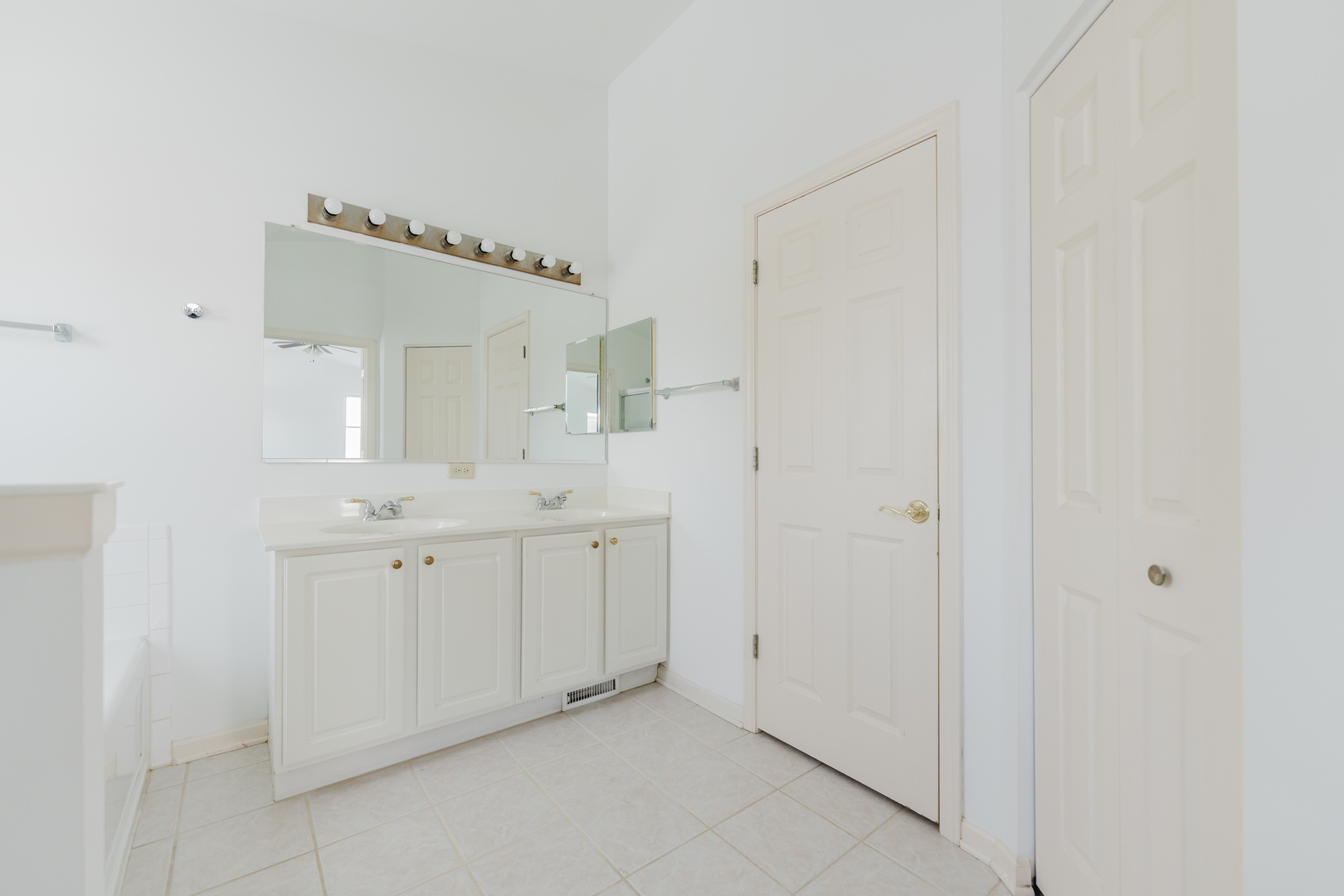 1445 SOMERFIELD Drive