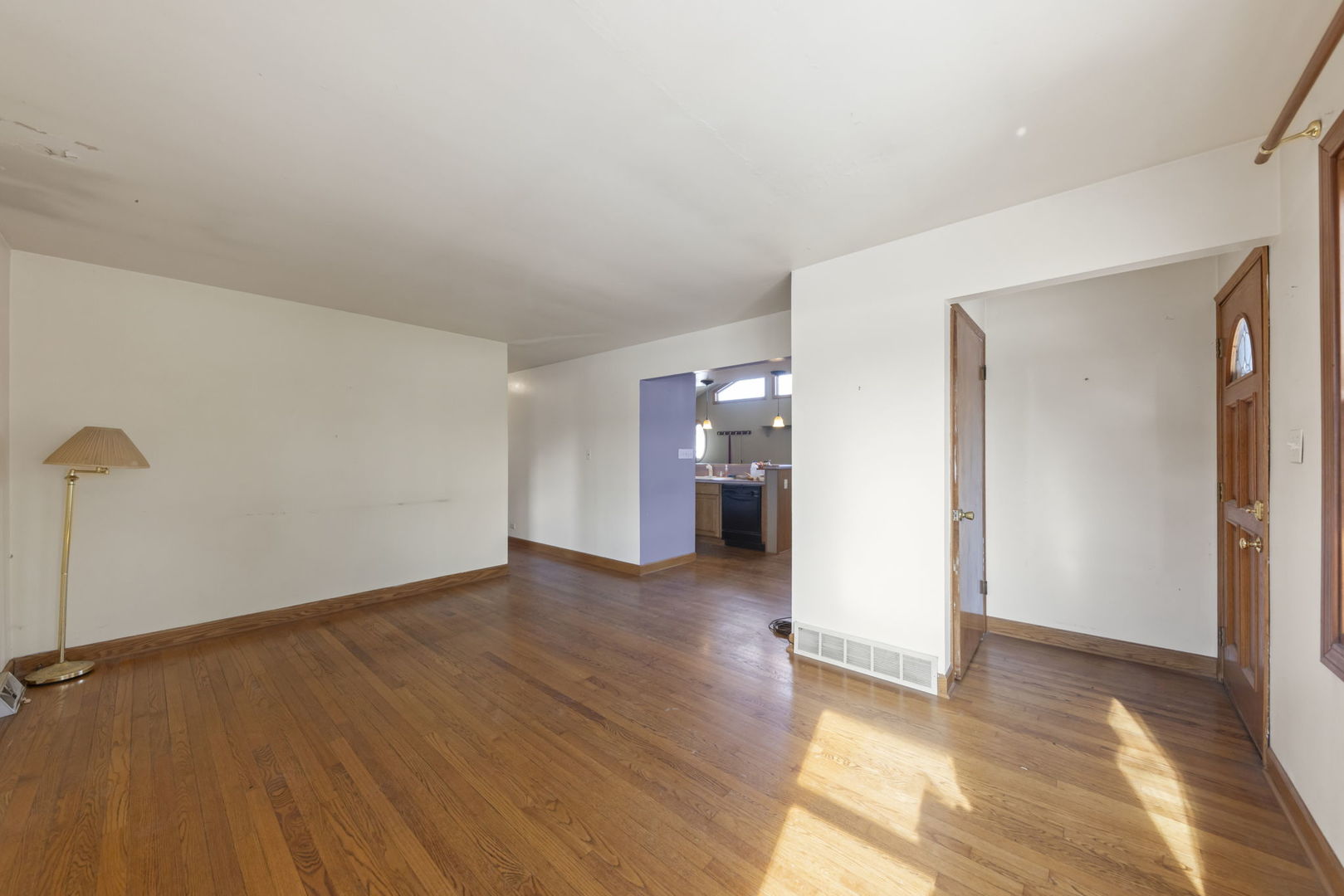 568 N West Avenue