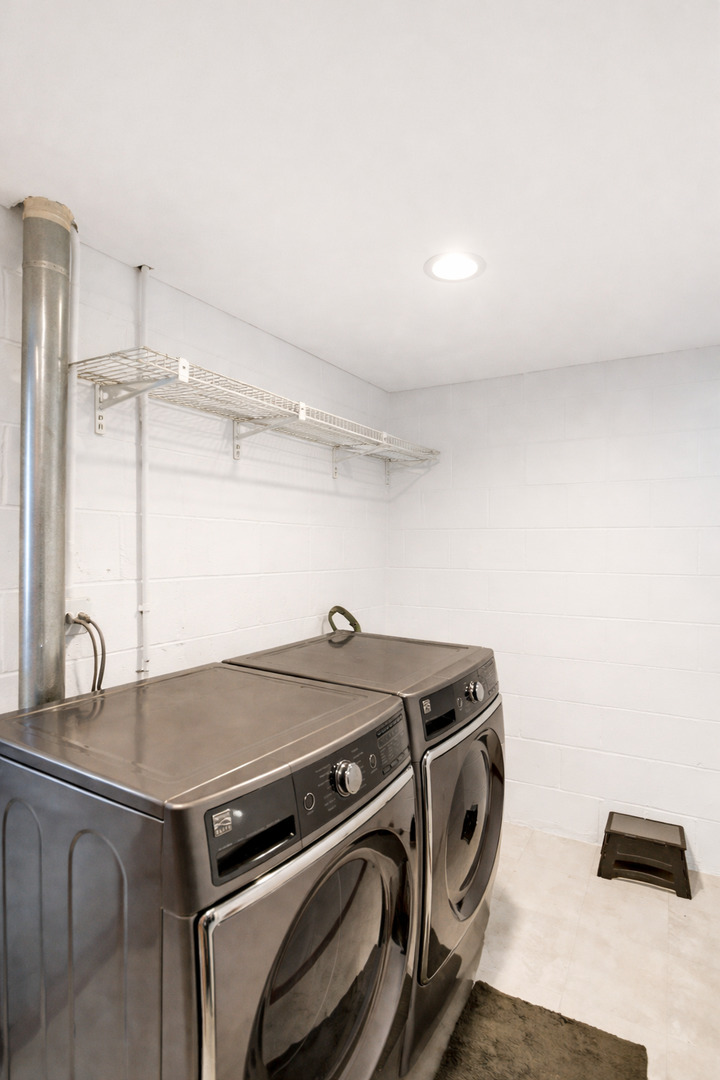 106 N SALEM Drive Unit: 106