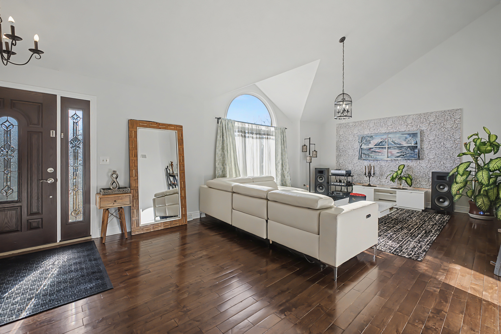 24914 W Illini Drive