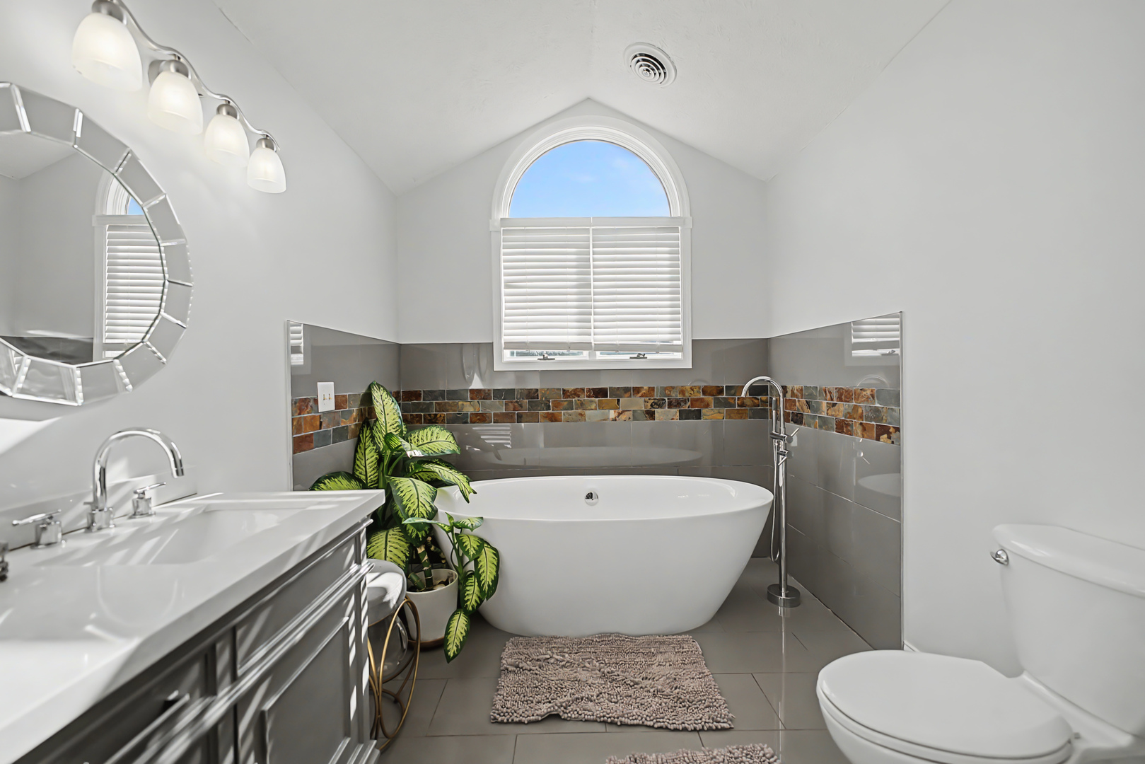 24914 W Illini Drive