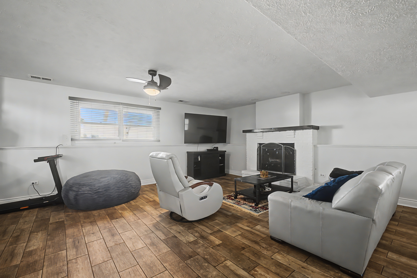 24914 W Illini Drive