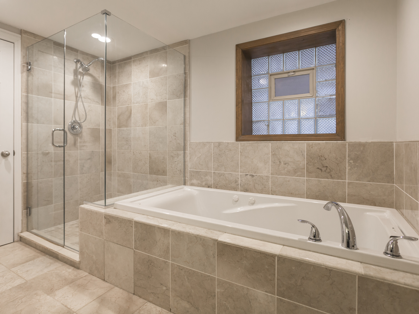 1223 Elgin Avenue Unit: G1