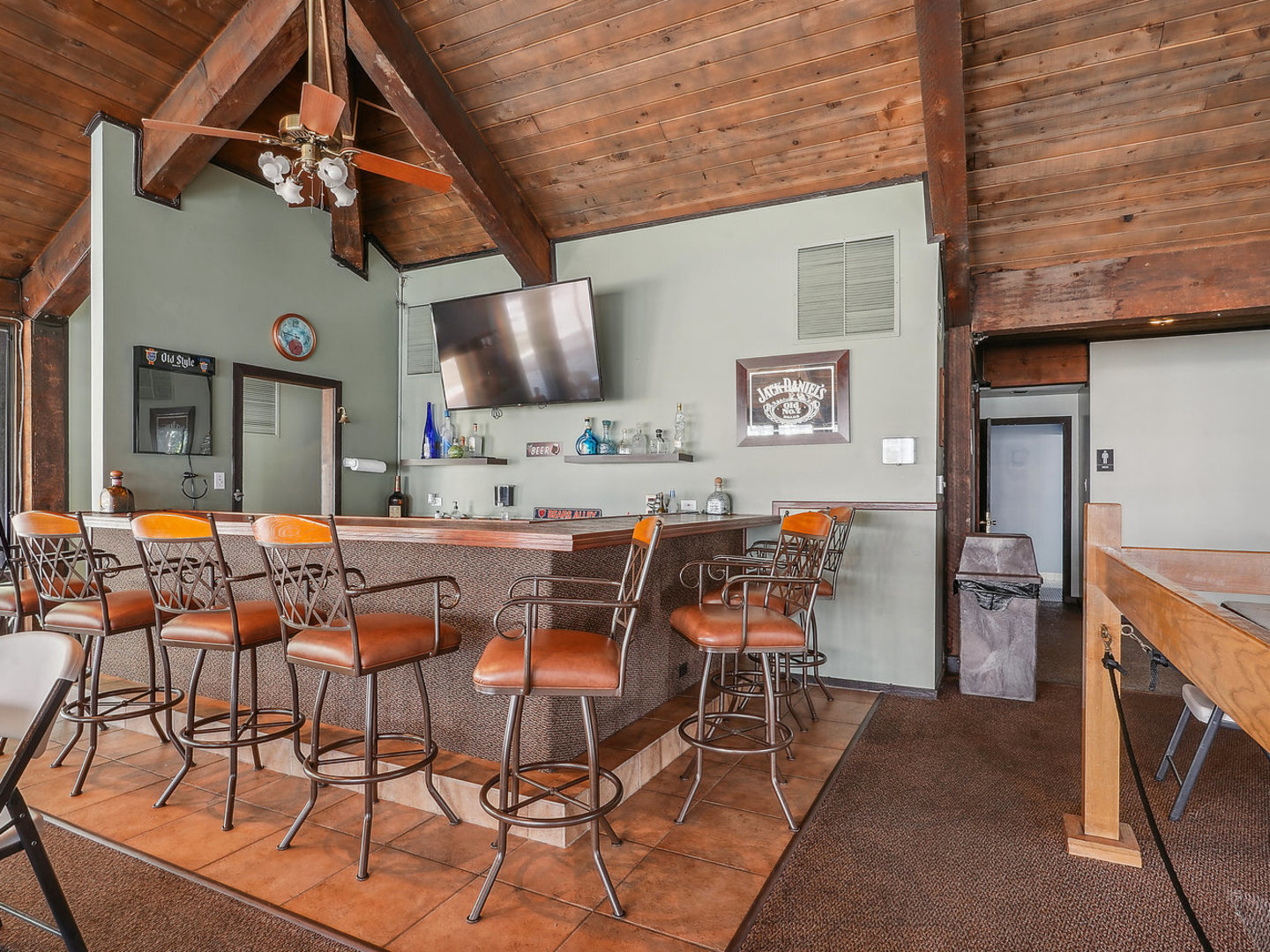 2015 S Finley Road Unit: 209