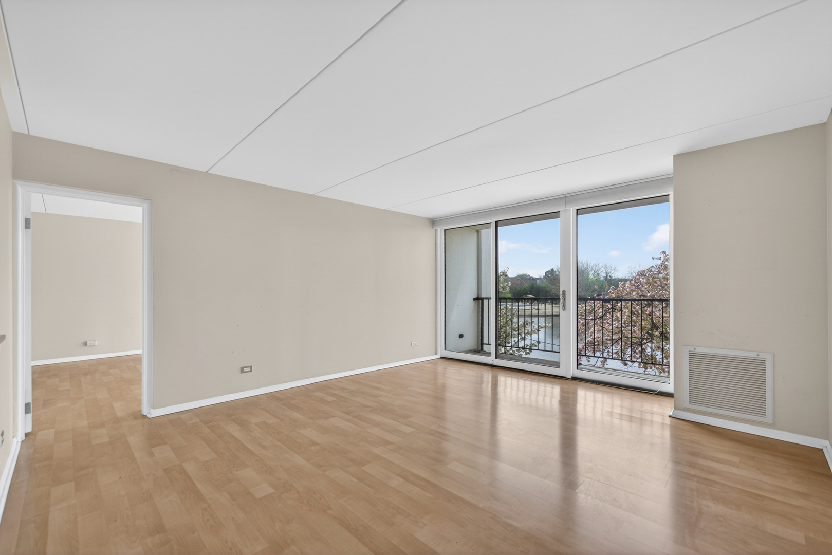 2015 S Finley Road Unit: 209