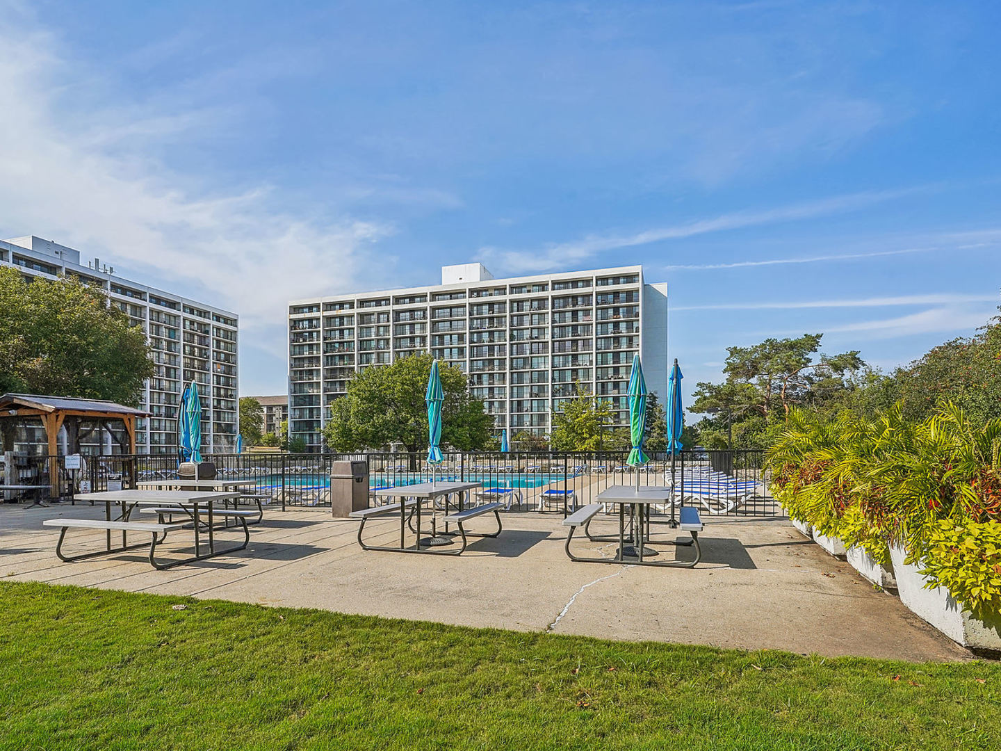 2015 S Finley Road Unit: 209