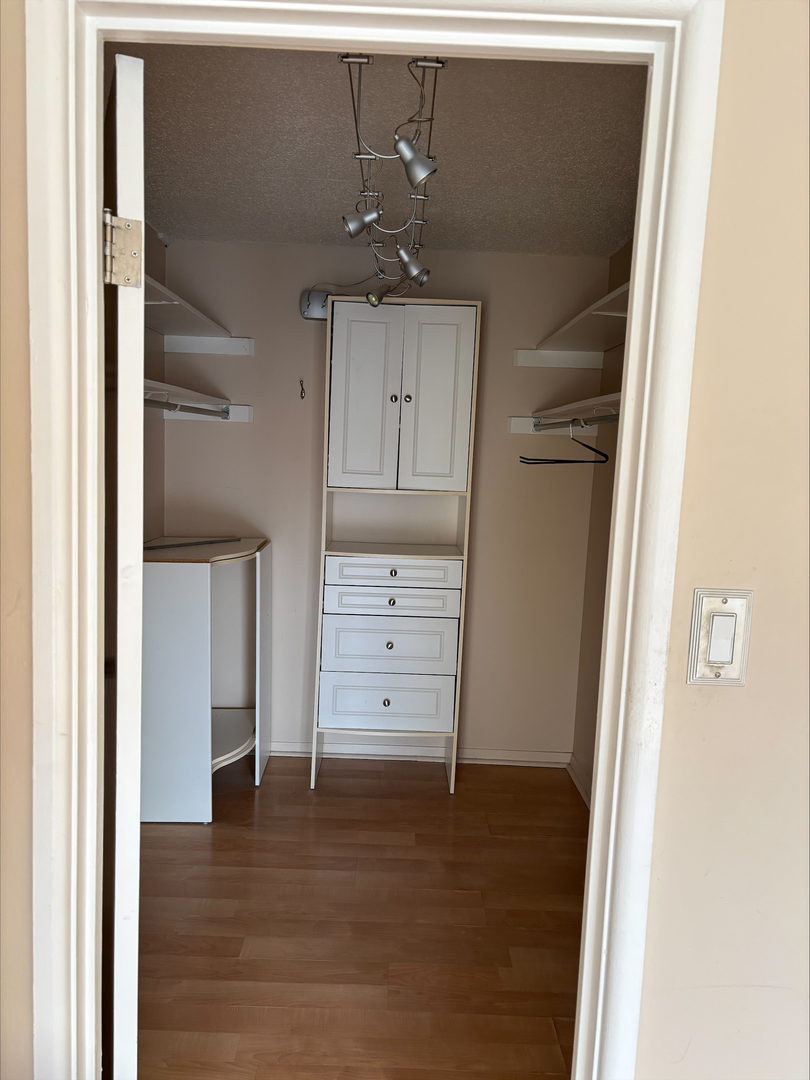 2015 S Finley Road Unit: 209