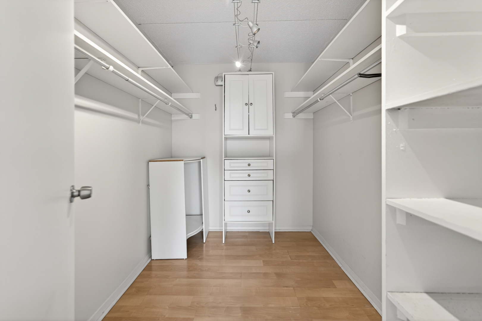 2015 S Finley Road Unit: 209