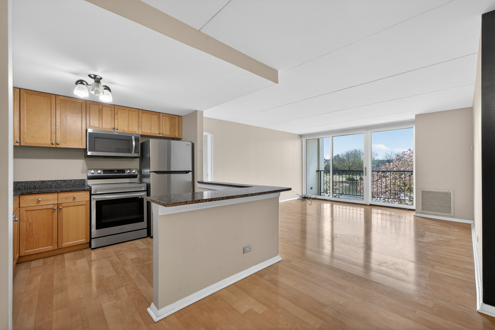 2015 S Finley Road Unit: 209