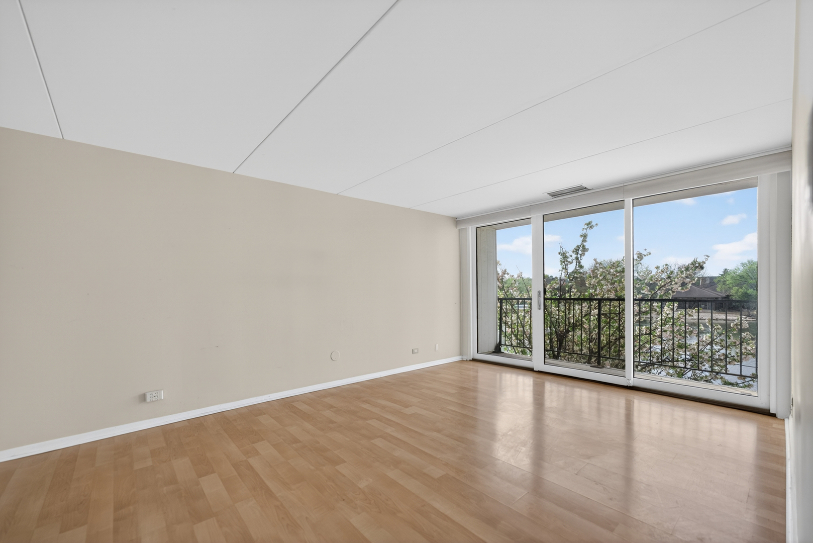 2015 S Finley Road Unit: 209