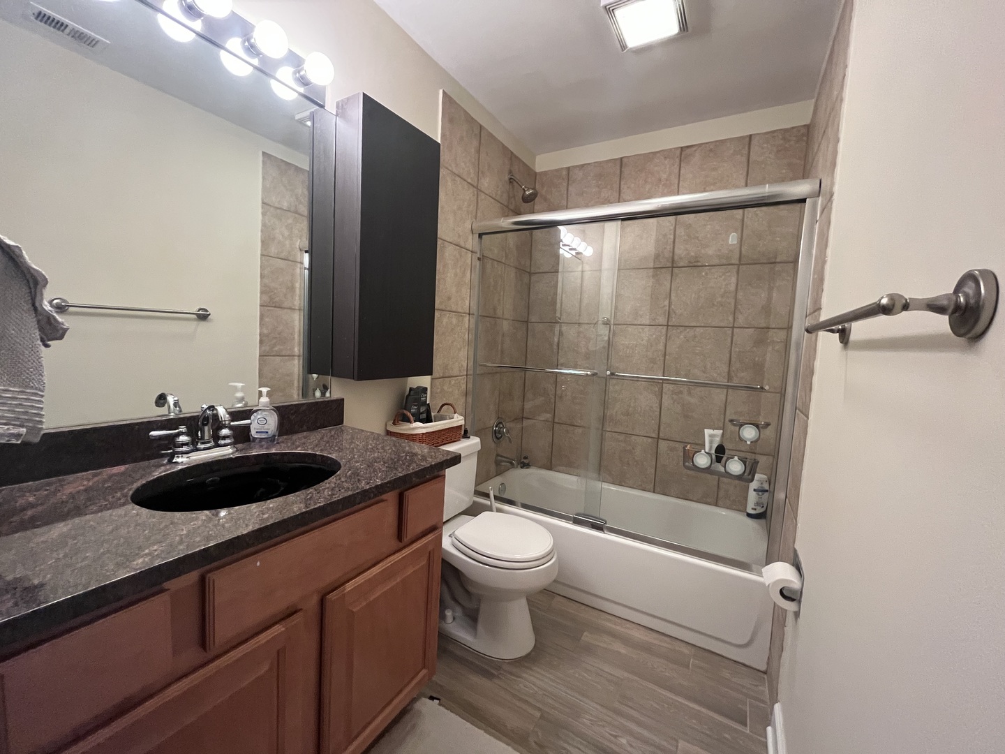 5821 Oakwood Drive Unit: F
