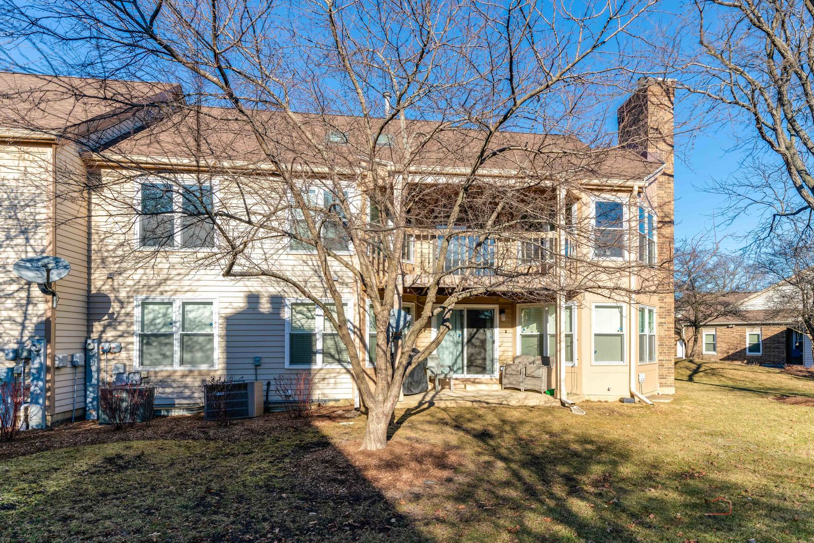 76 Willow Parkway