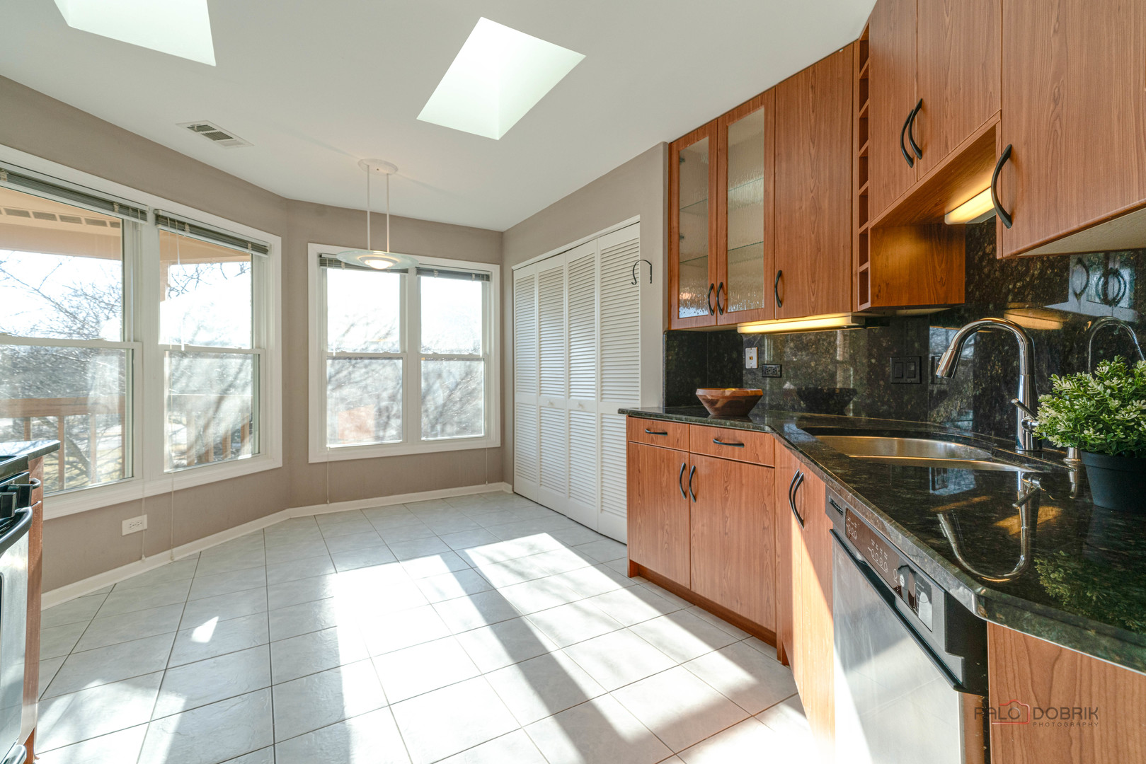 76 Willow Parkway