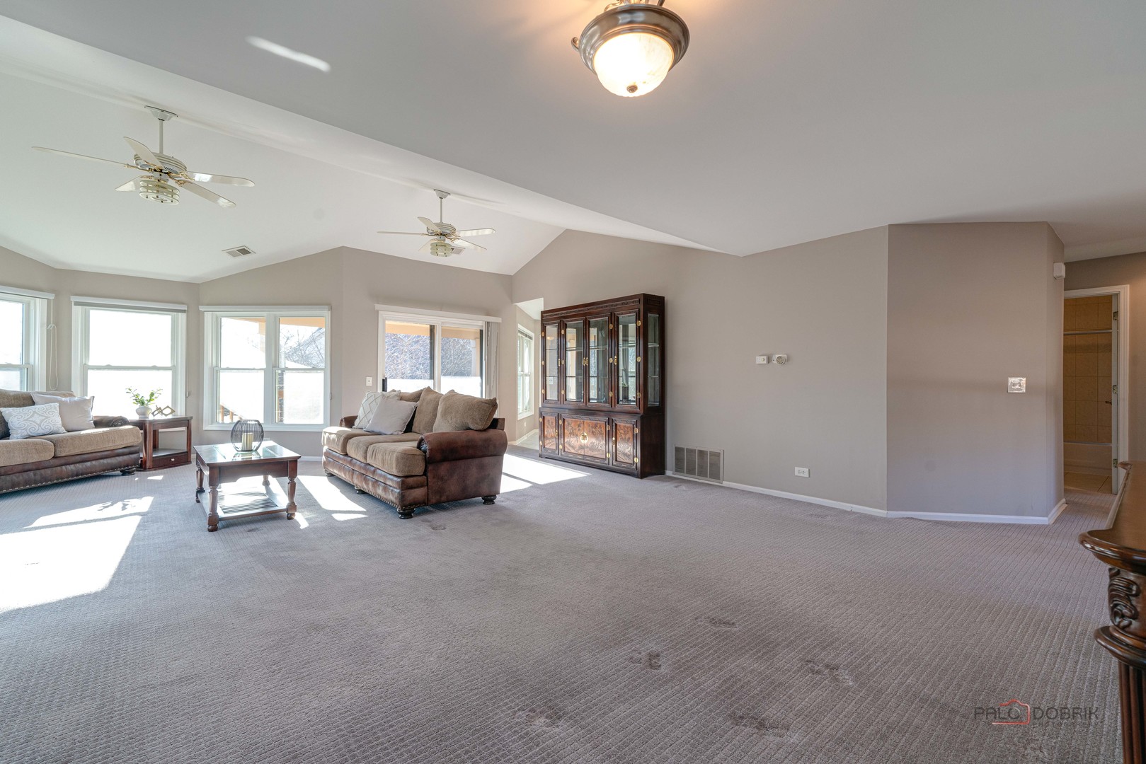 76 Willow Parkway