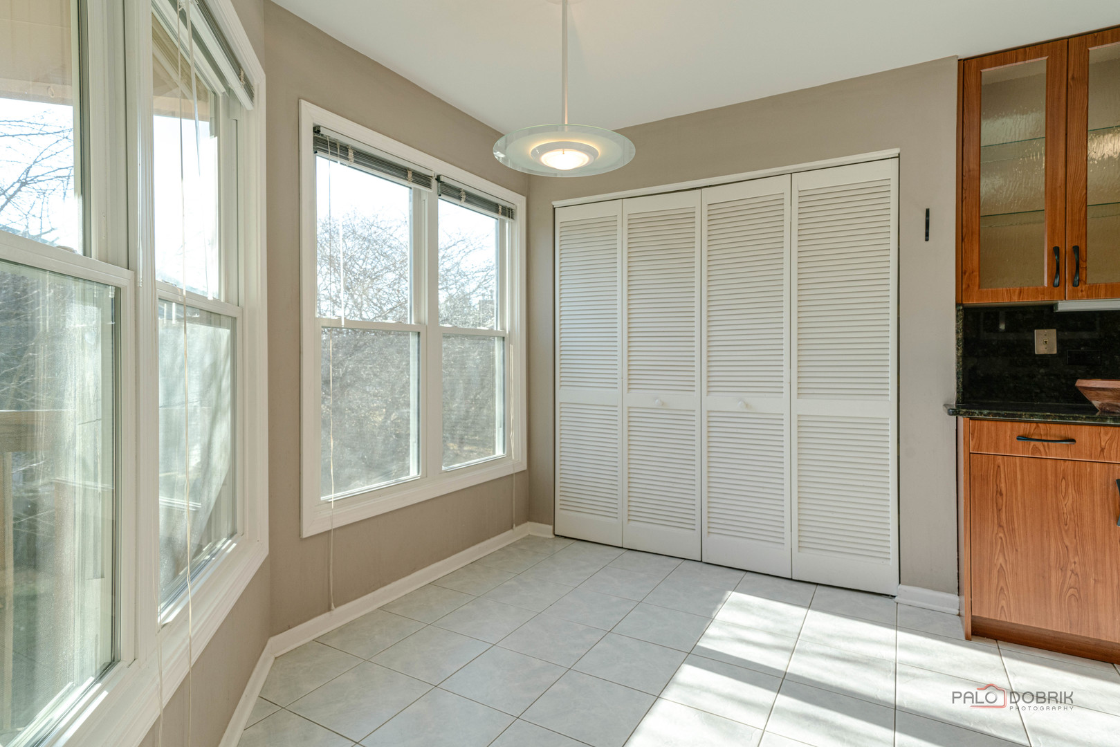 76 Willow Parkway
