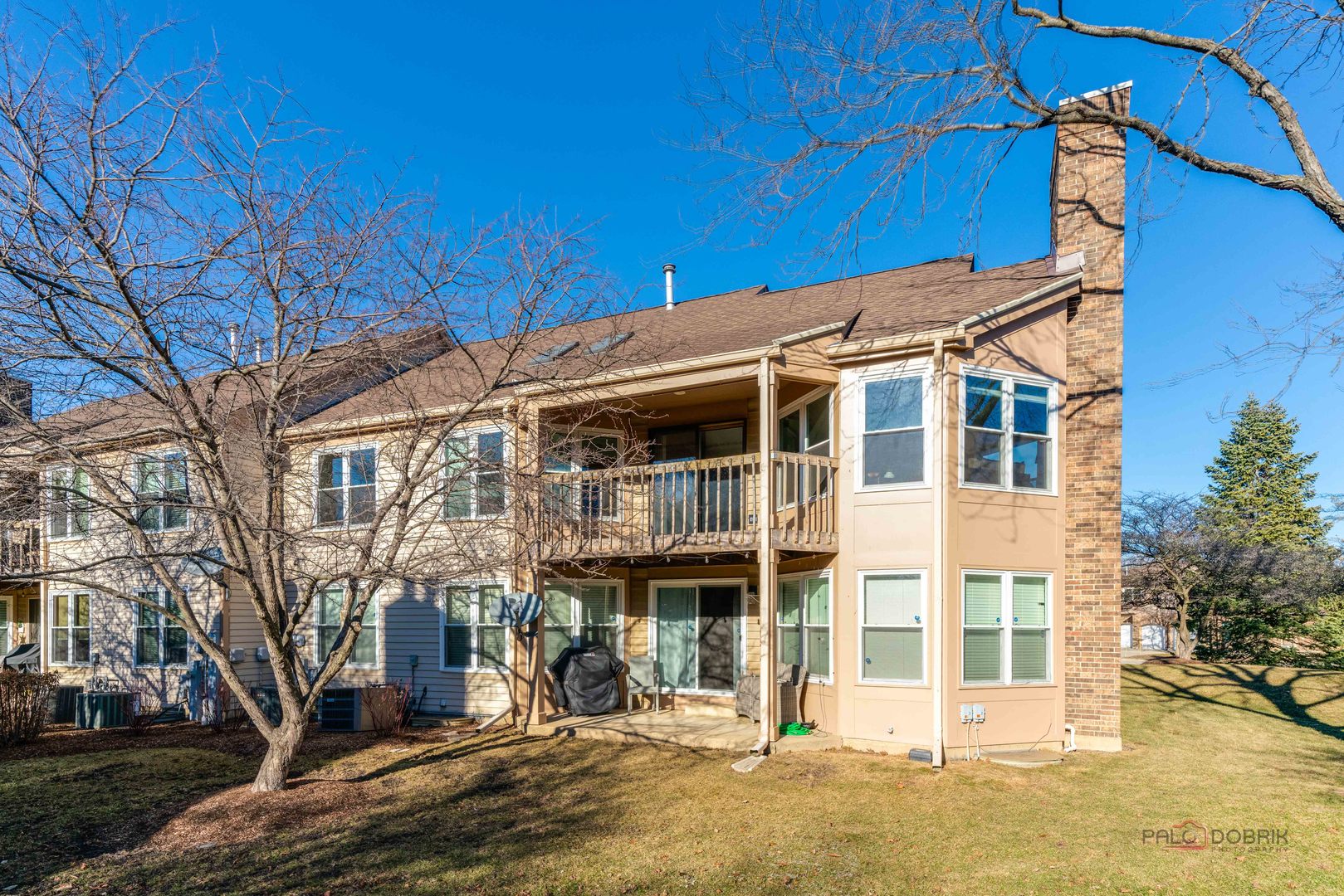 76 Willow Parkway