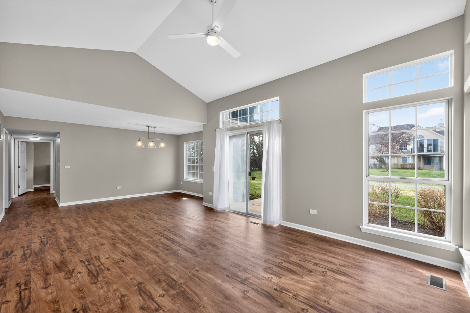 446 cromwell Circle Unit: 4