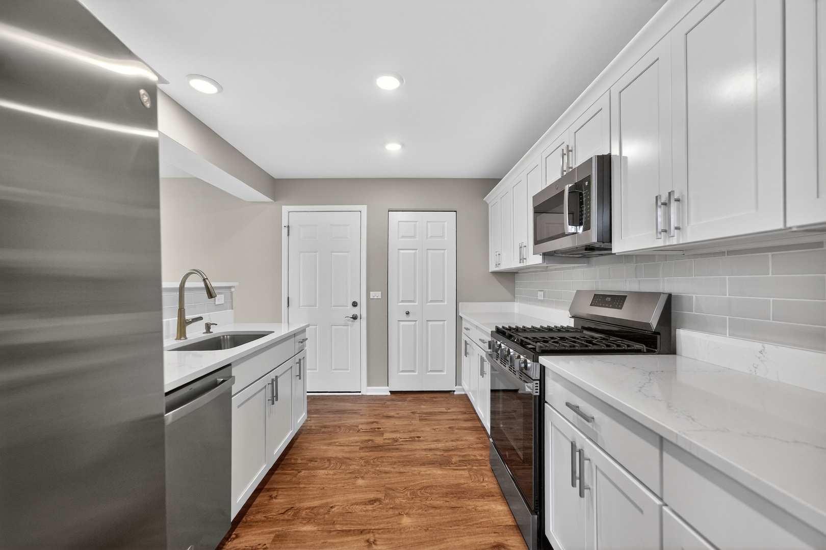 446 cromwell Circle Unit: 4