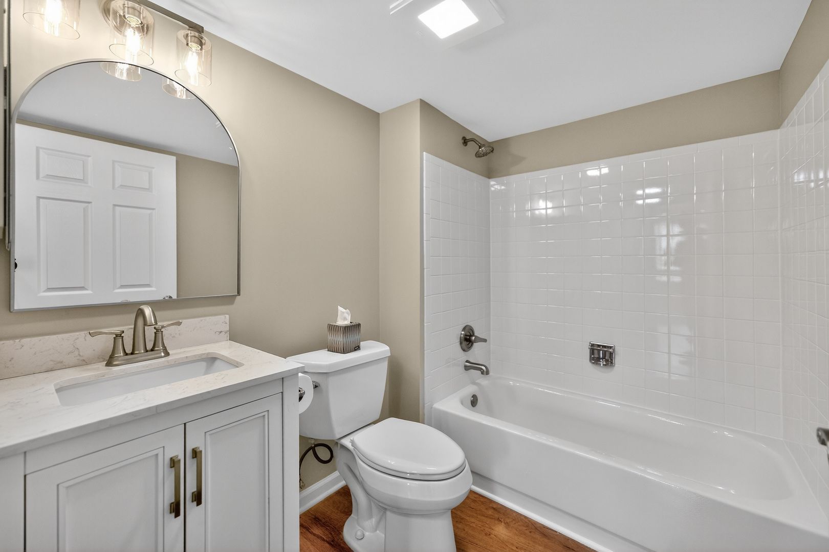 446 cromwell Circle Unit: 4