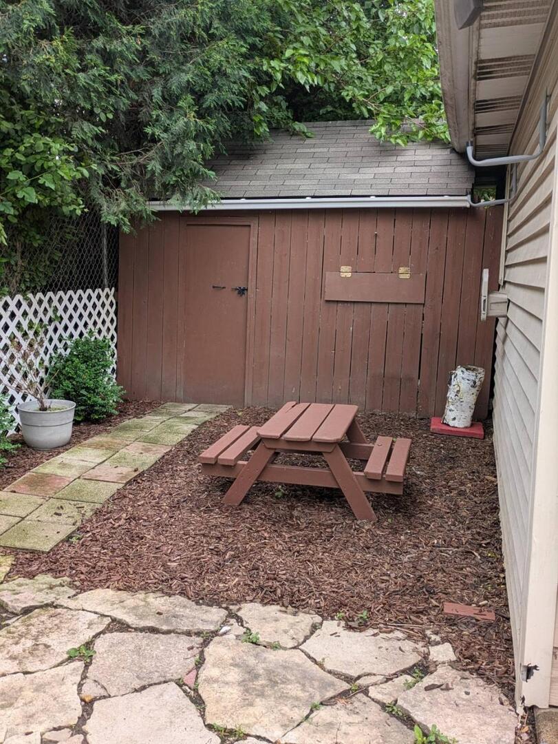 4N260 Klein Road