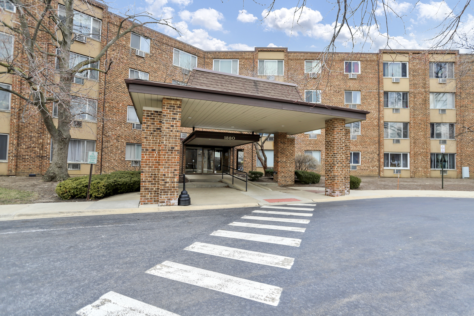 1880 Bonnie Lane Unit: 414