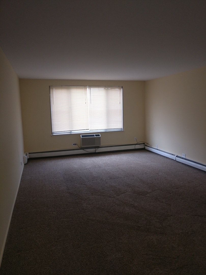 1880 Bonnie Lane Unit: 414