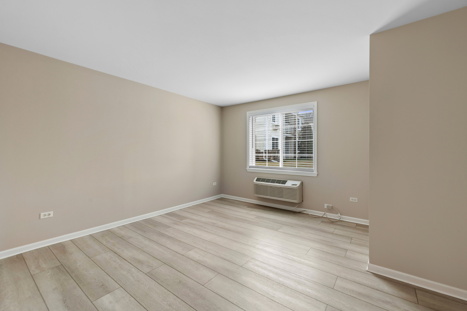 1009 Silverstone Drive Unit: 1009