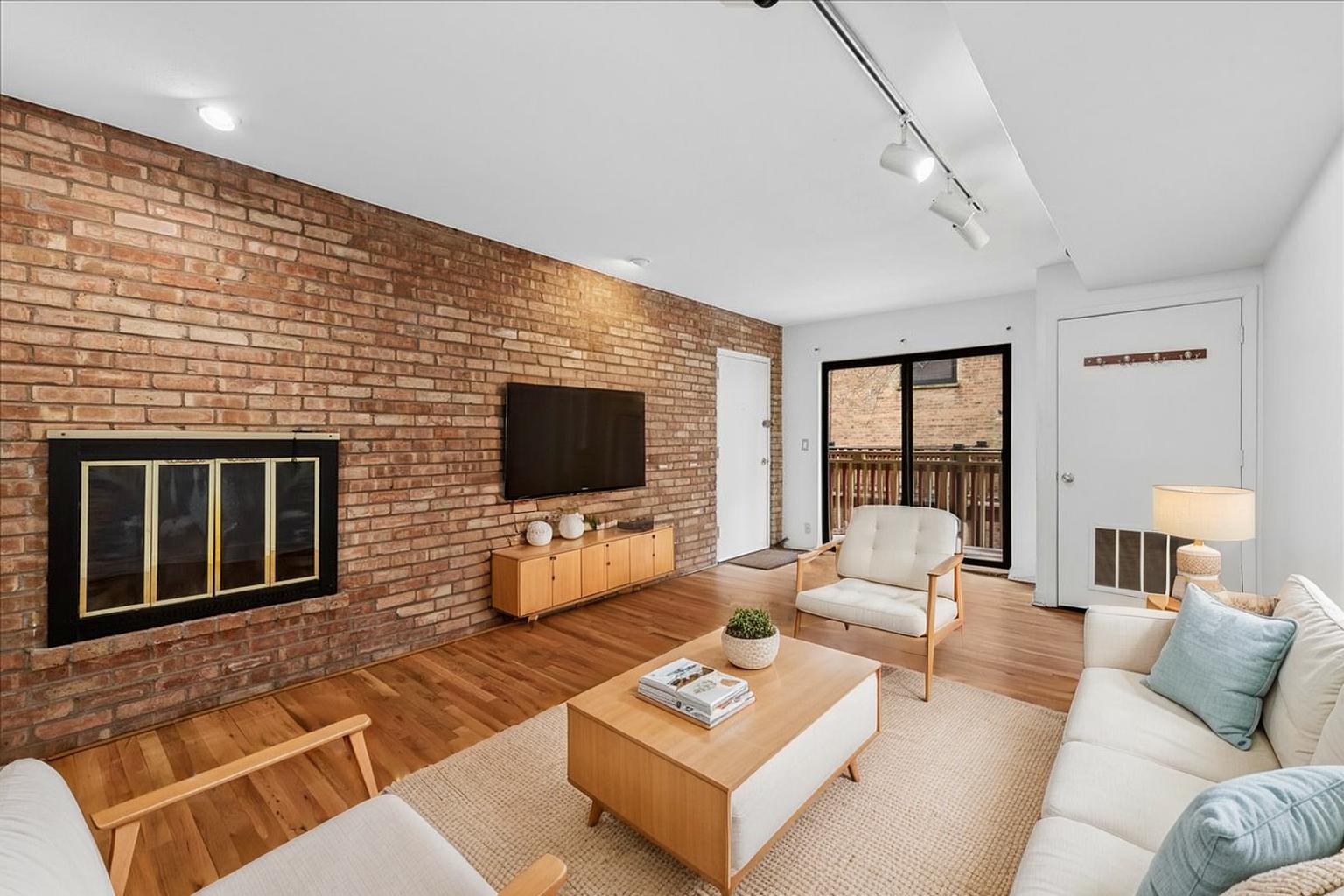 805 W Oakdale Avenue Unit: 1A