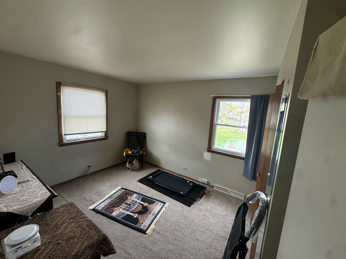 8 Greenwood Court N