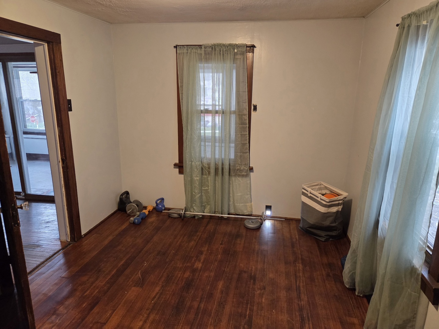 124 E 4th Street