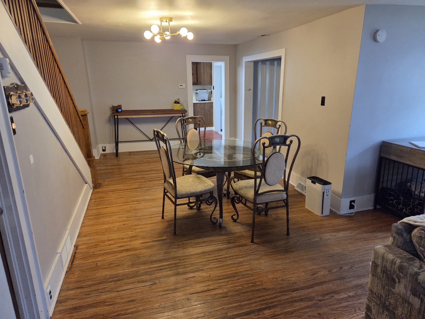 124 E 4th Street