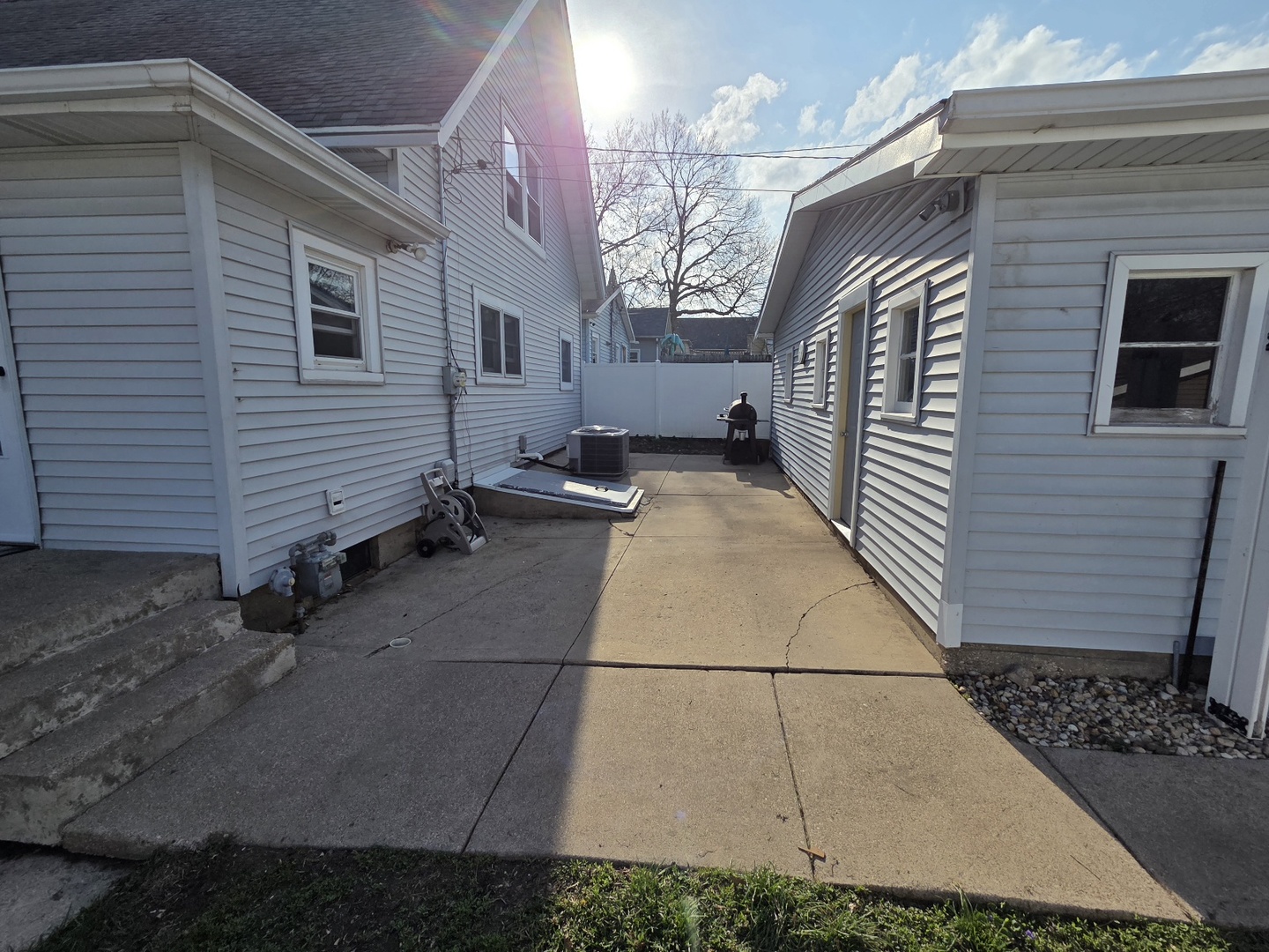 124 E 4th Street