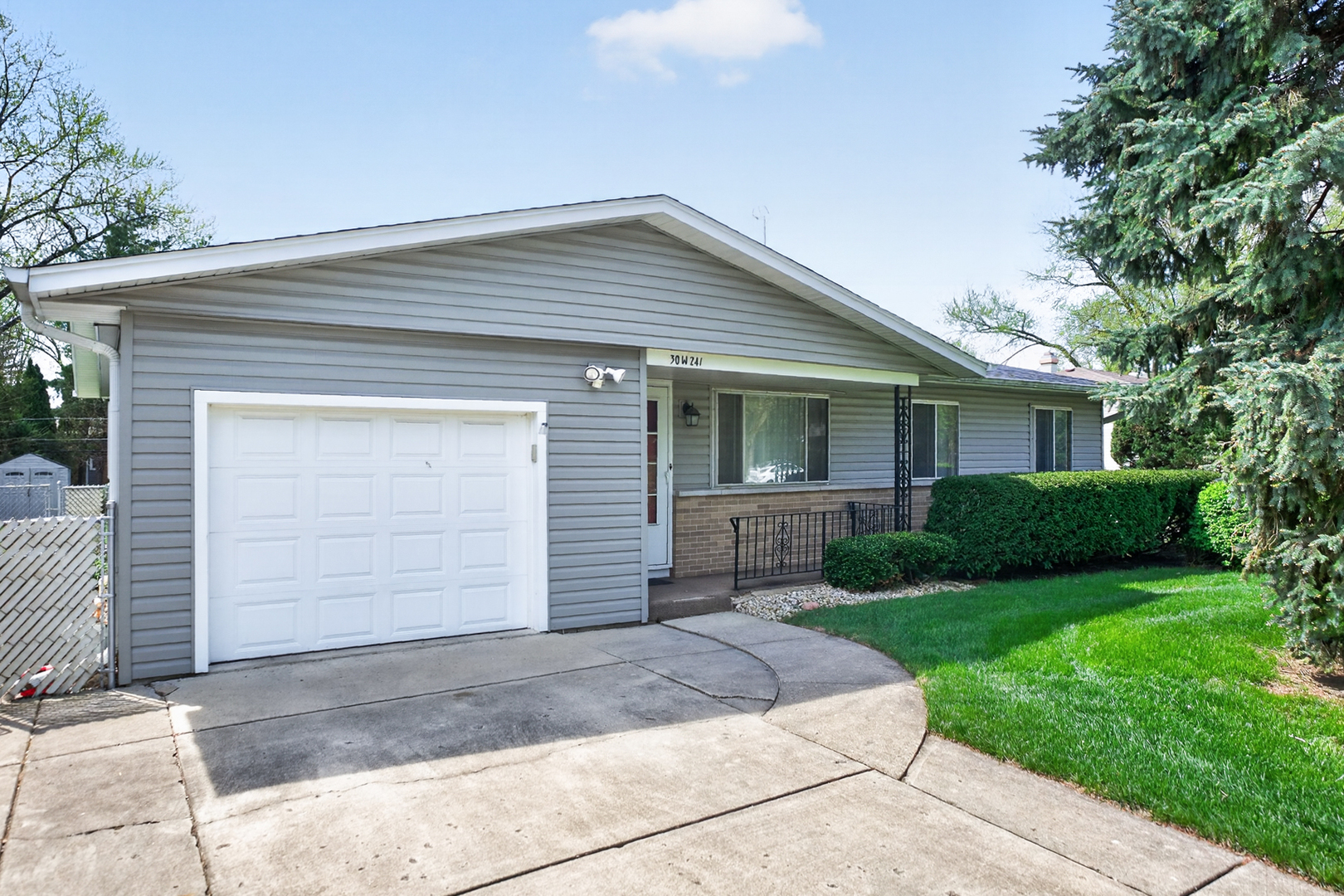30w241 Claymore Lane