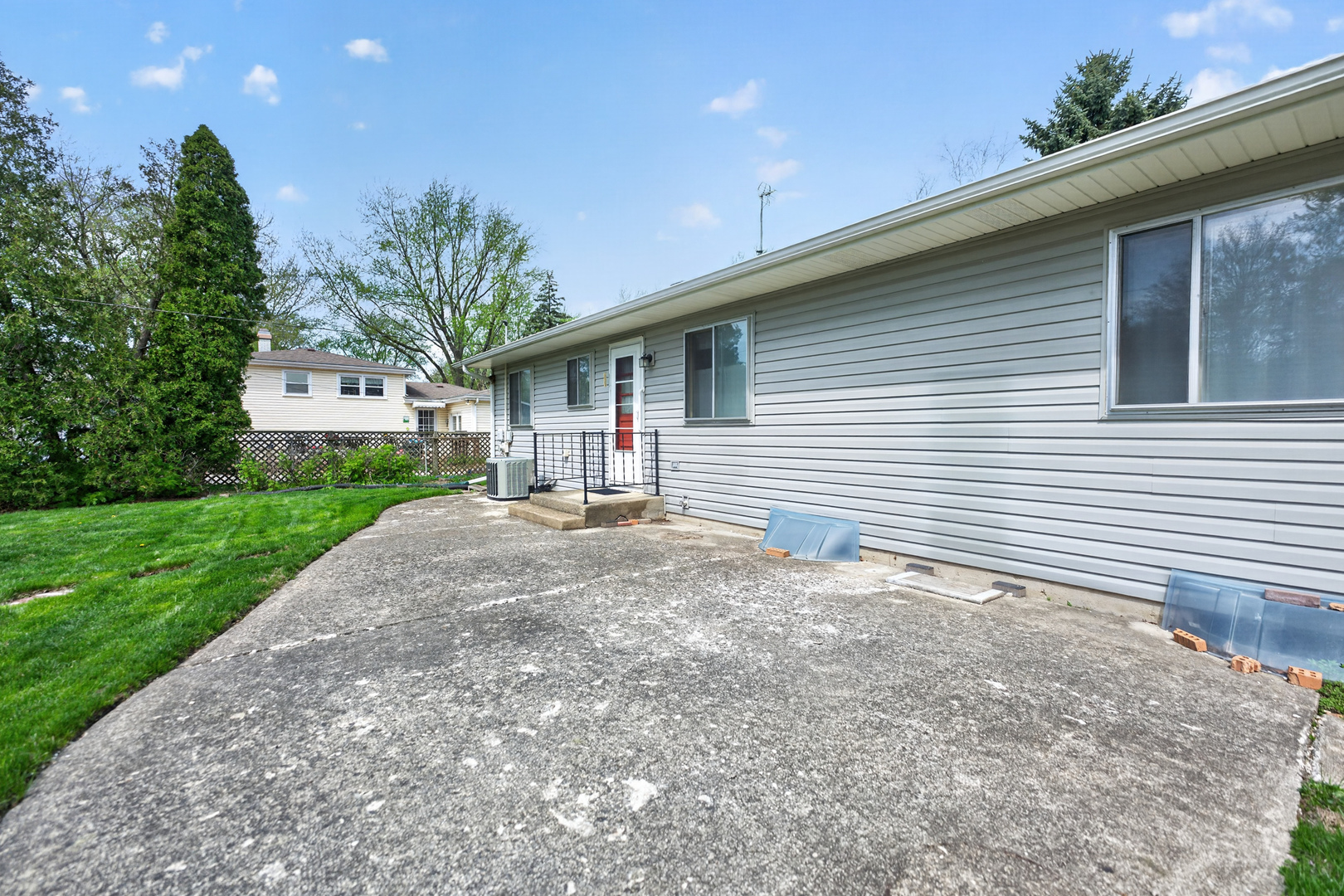 30w241 Claymore Lane