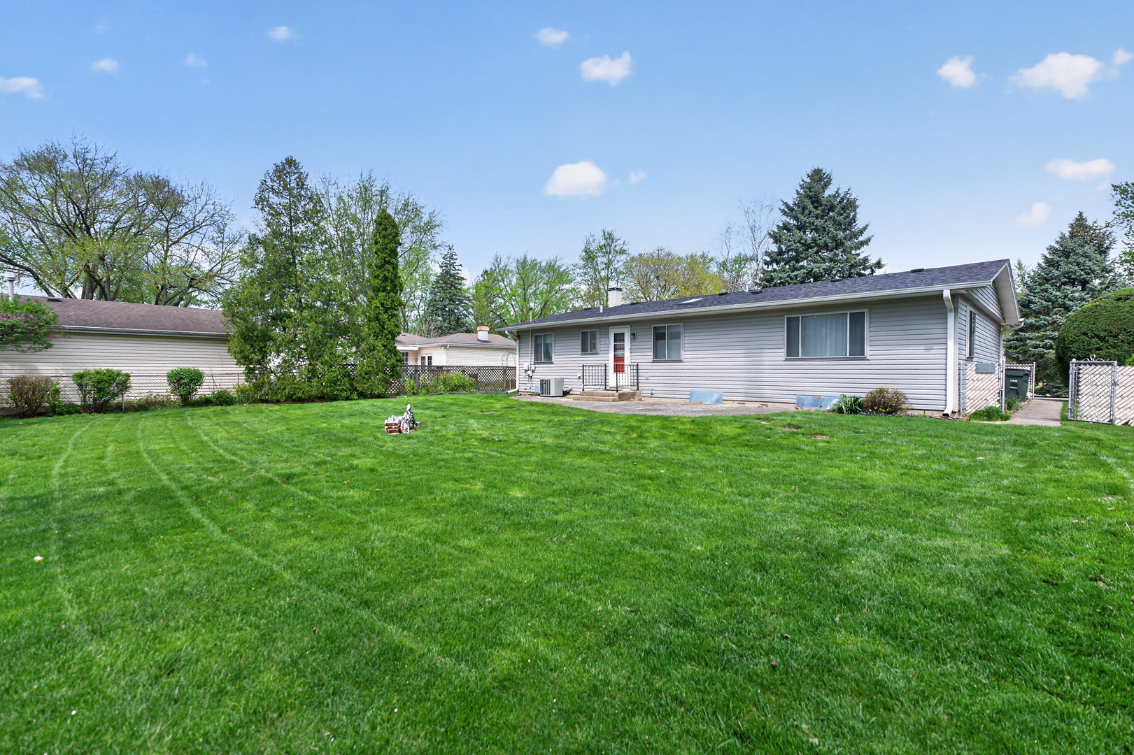 30w241 Claymore Lane