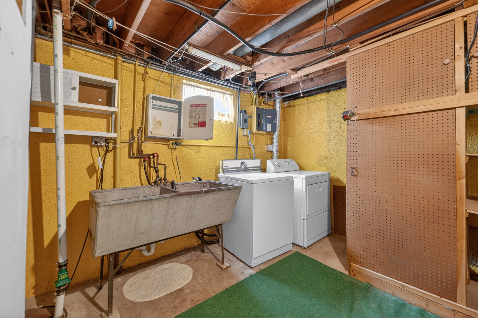 30w241 Claymore Lane