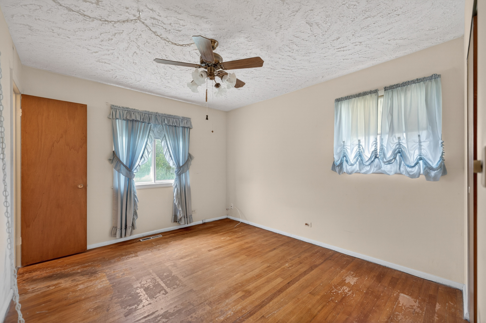 30w241 Claymore Lane