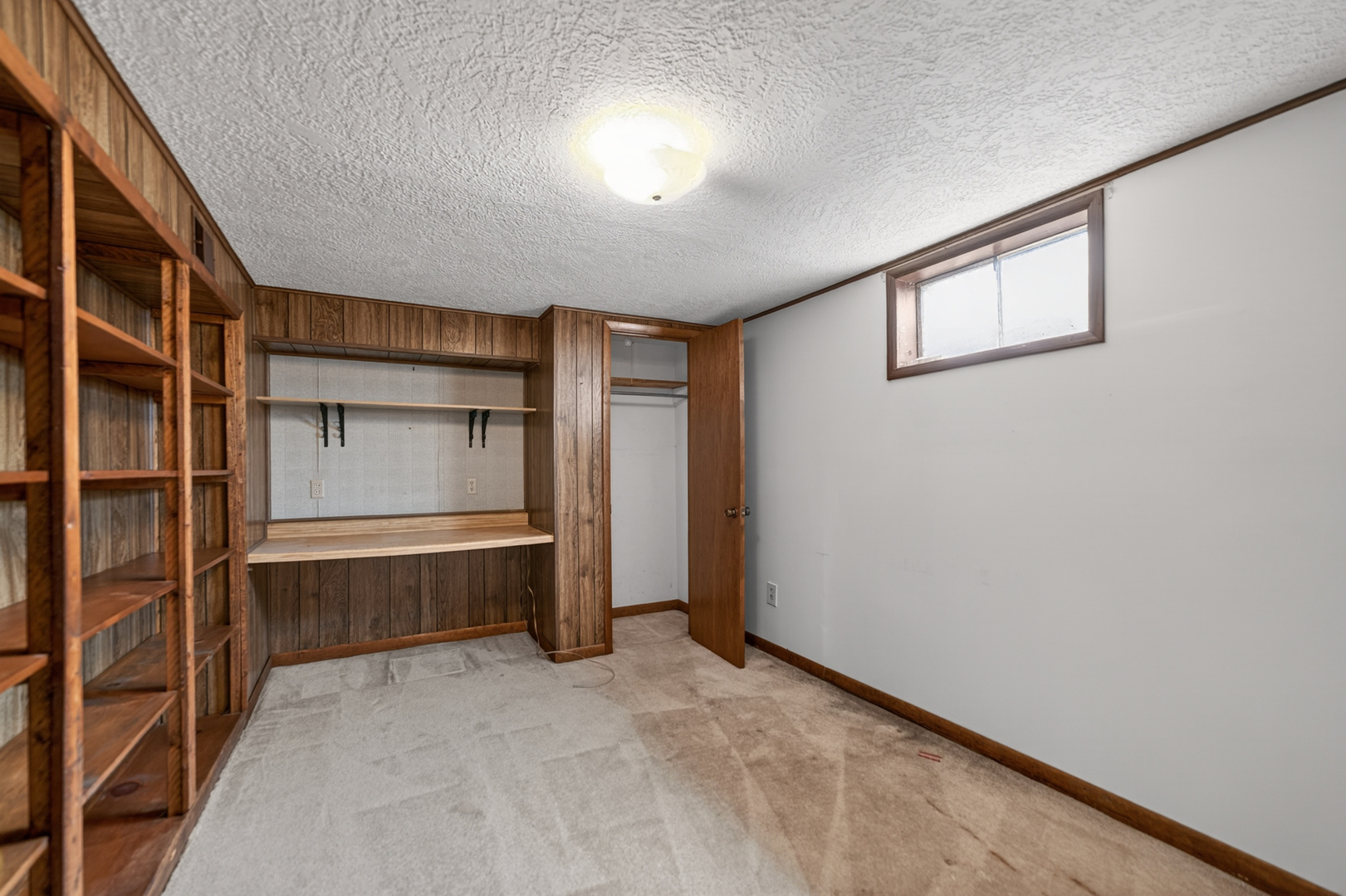 30w241 Claymore Lane