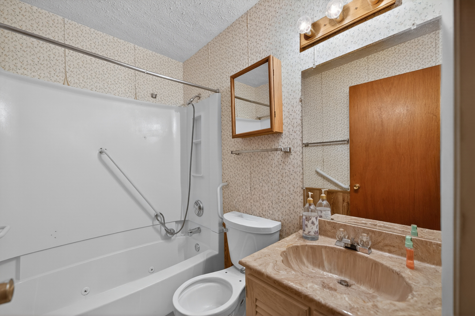 30w241 Claymore Lane