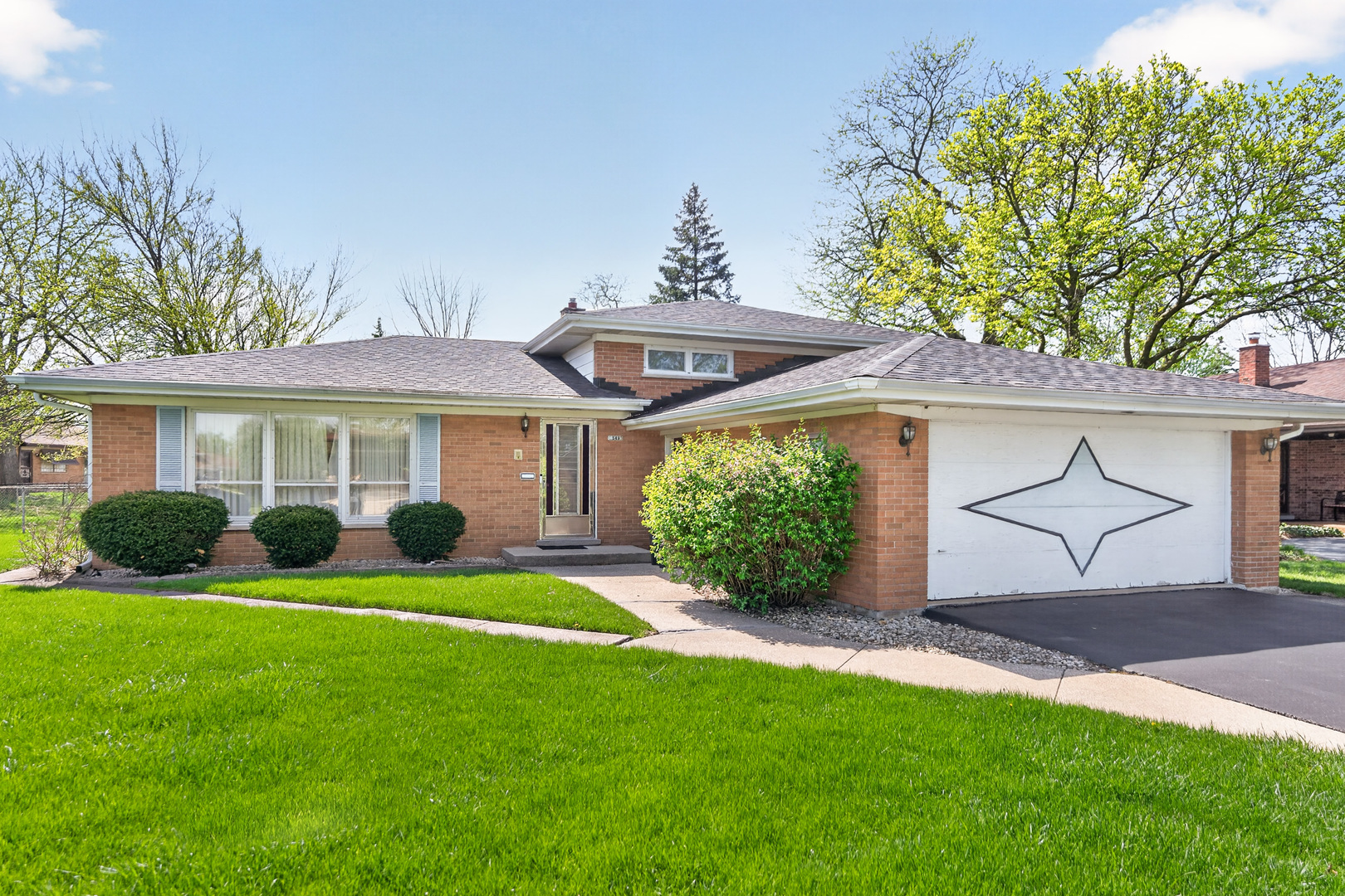 549 E 168th Street