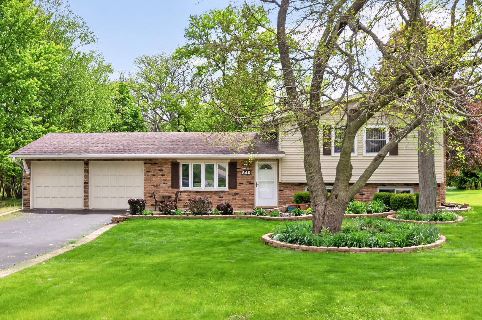 849 Hemlock Drive