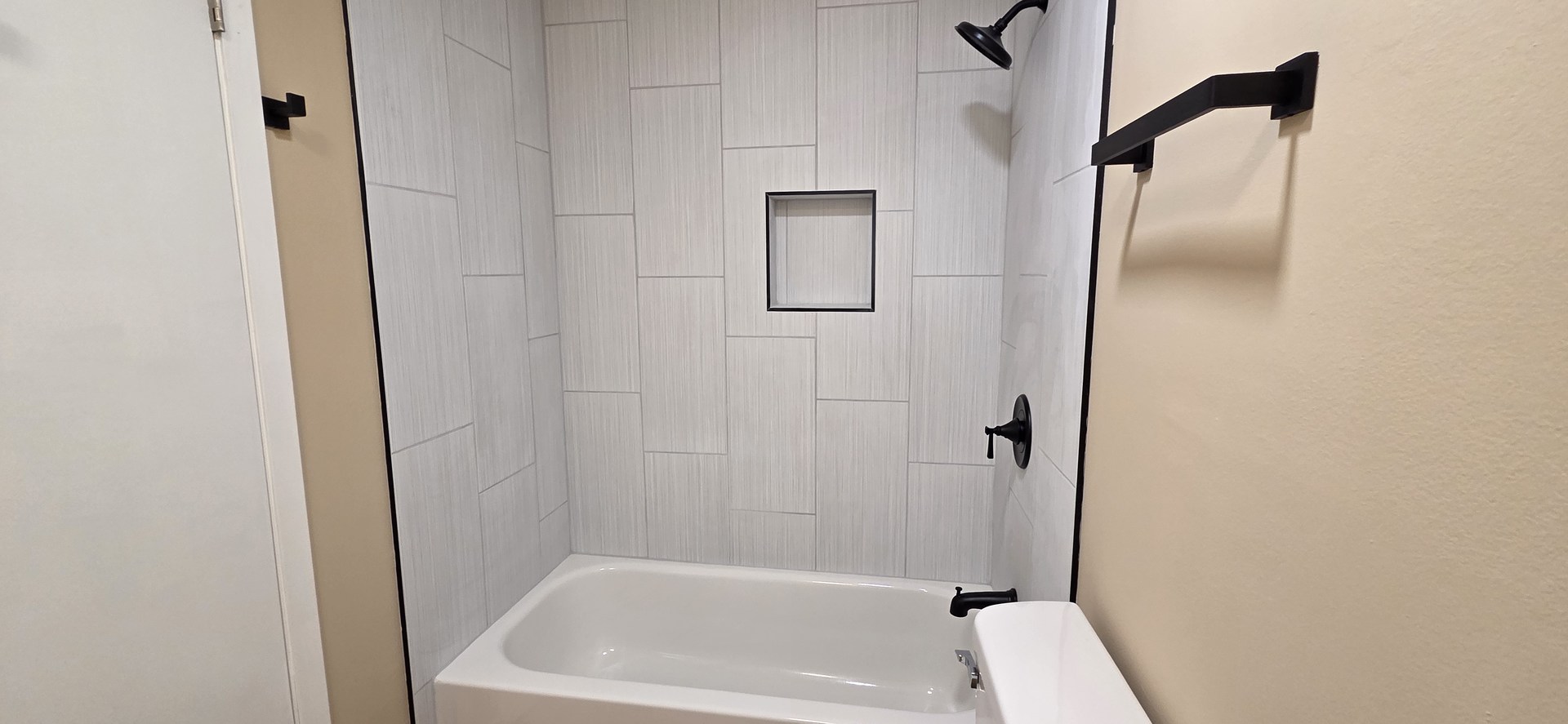 1751 Plymouth Court Unit: B
