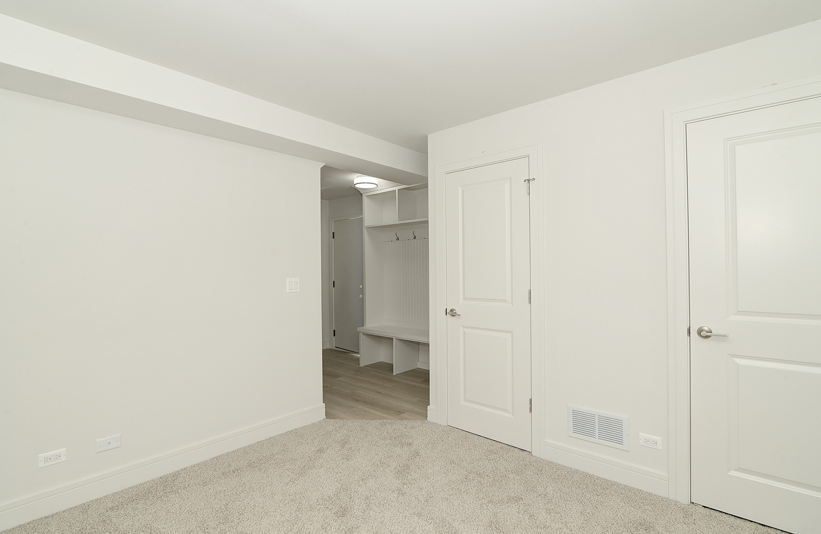 212 Walnut Street N Unit: D