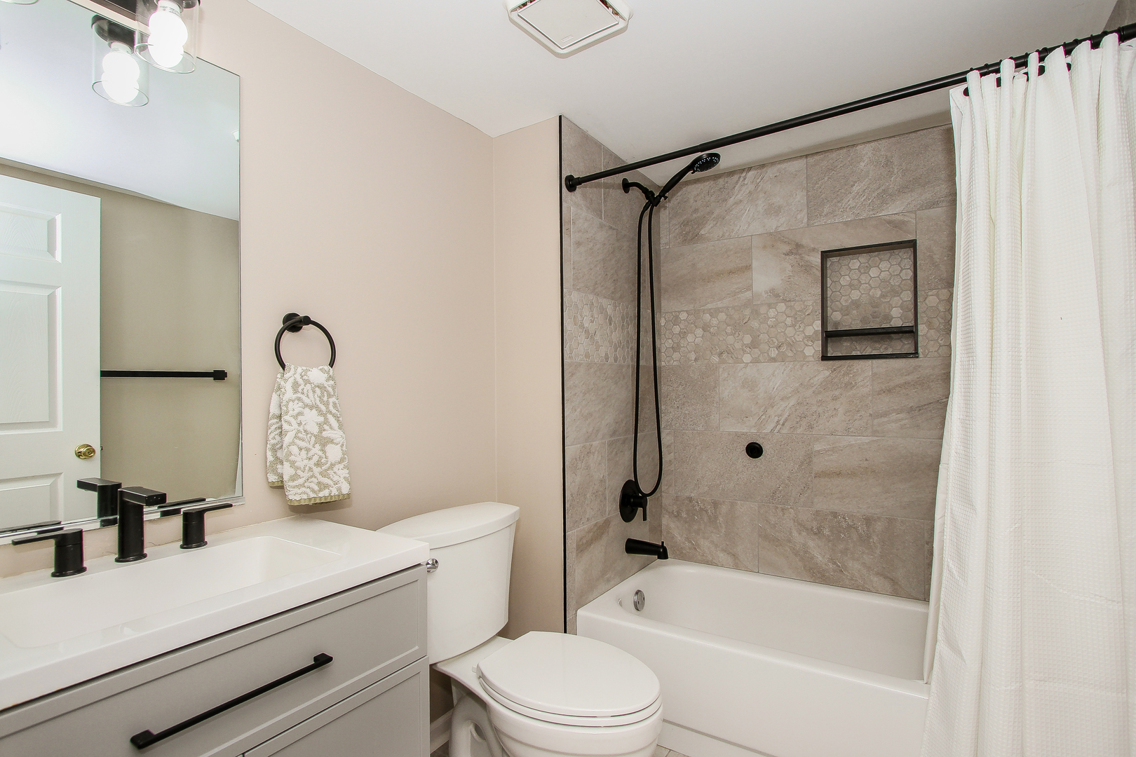 446 Cromwell Circle Unit: 1