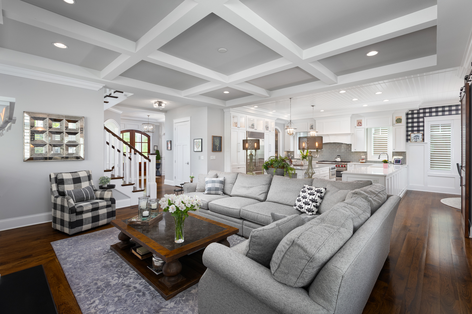 529 W Benton Avenue