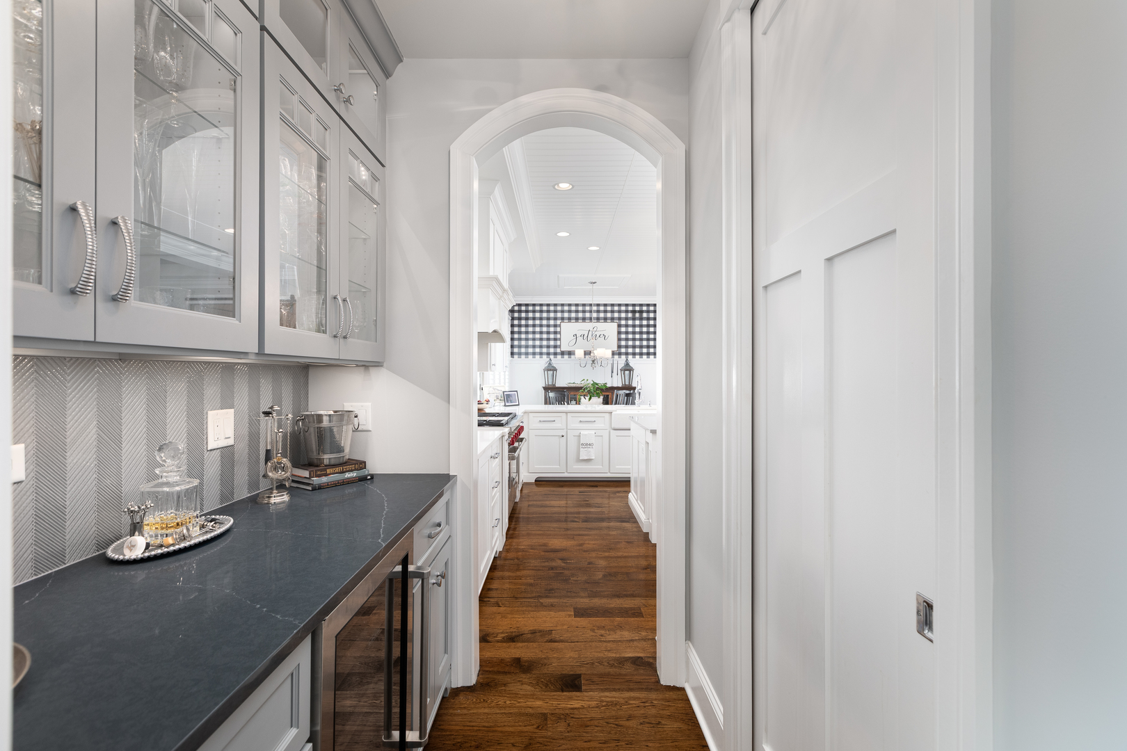 529 W Benton Avenue
