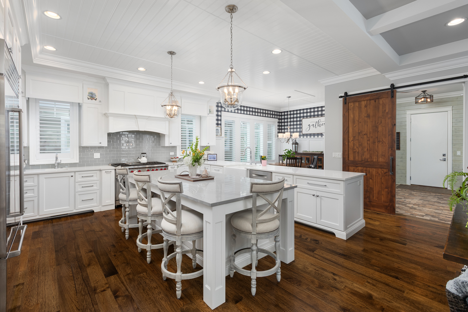 529 W Benton Avenue